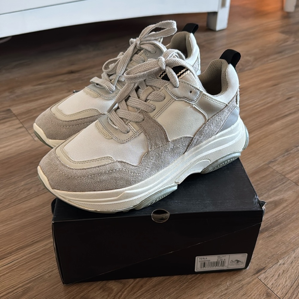 NEW Shushop Perla Sneakers